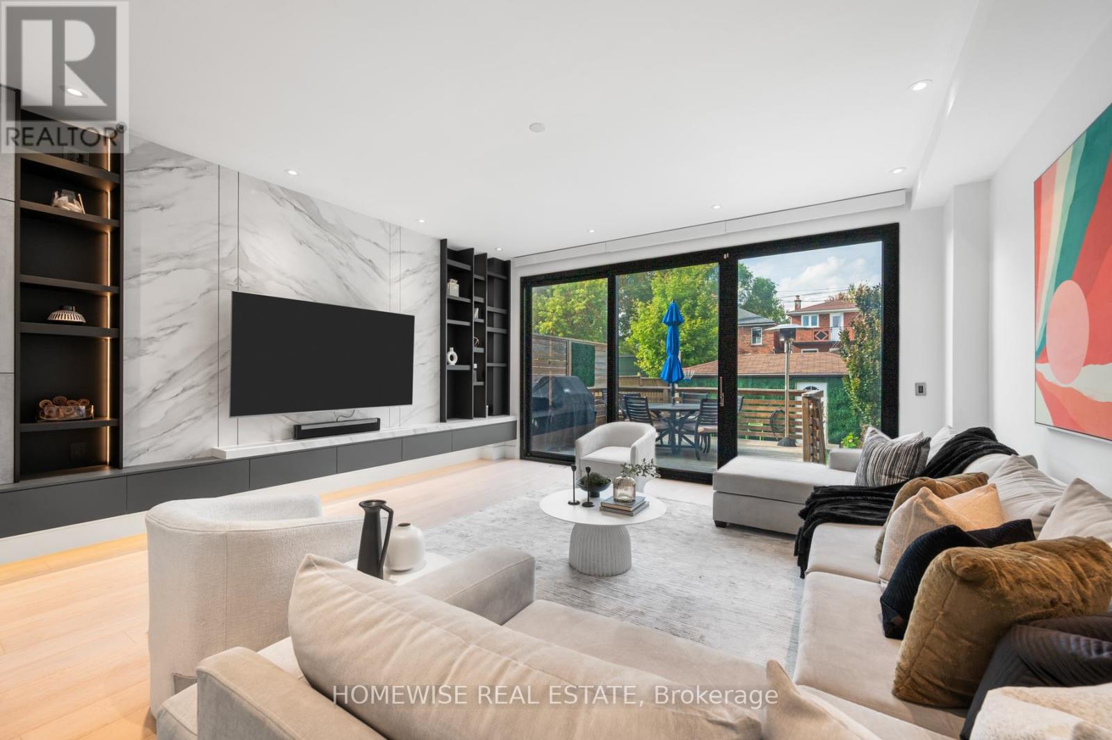 20 CLOVELLY AVENUE, Toronto, Ontario