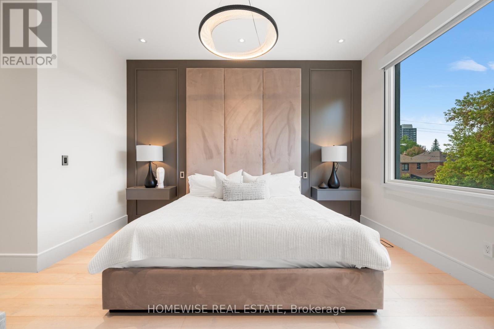 20 Clovelly Avenue, Toronto, Ontario  M6C 1Y1 - Photo 15 - C12487586