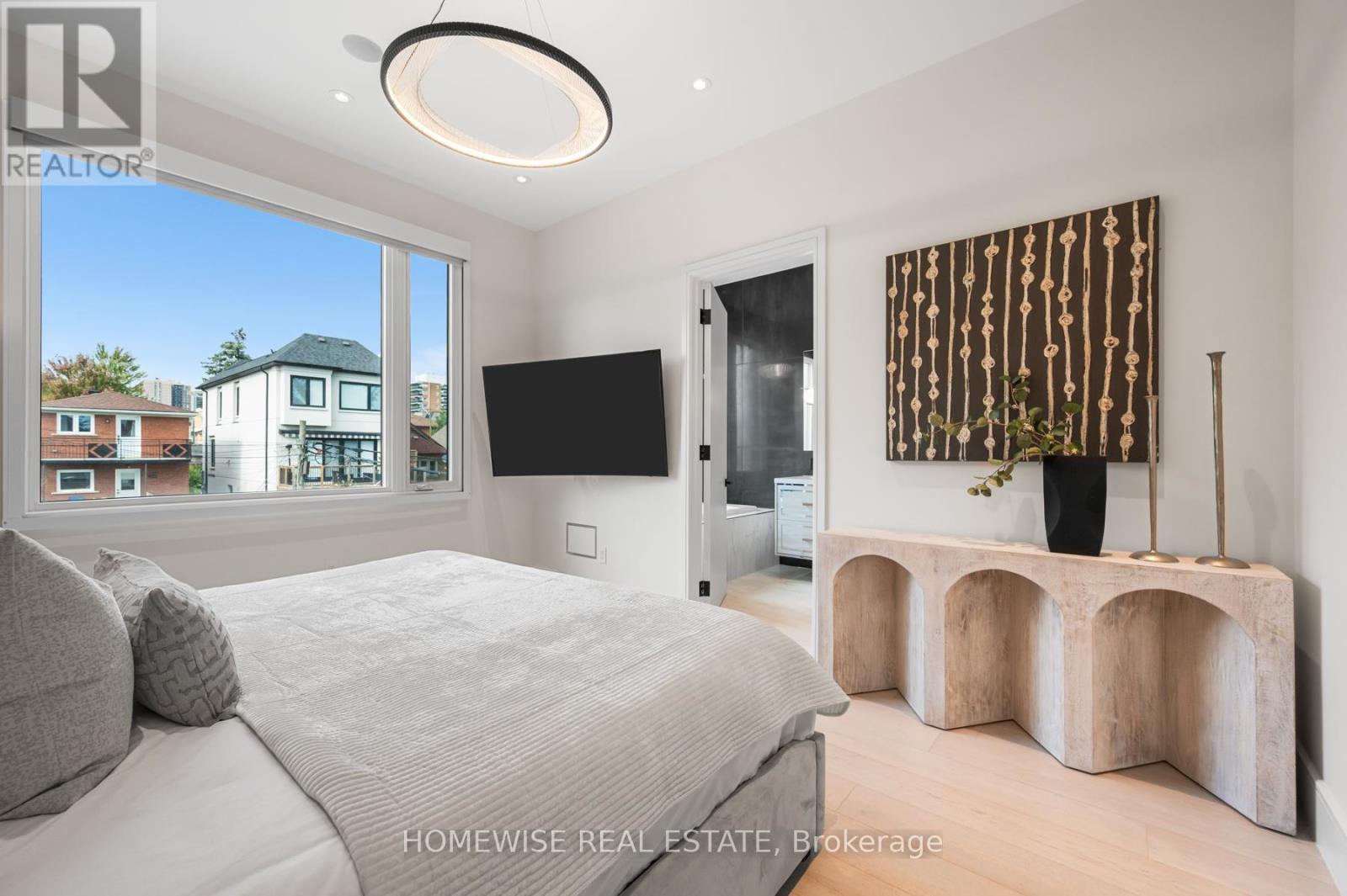 20 Clovelly Avenue, Toronto, Ontario  M6C 1Y1 - Photo 16 - C12487586