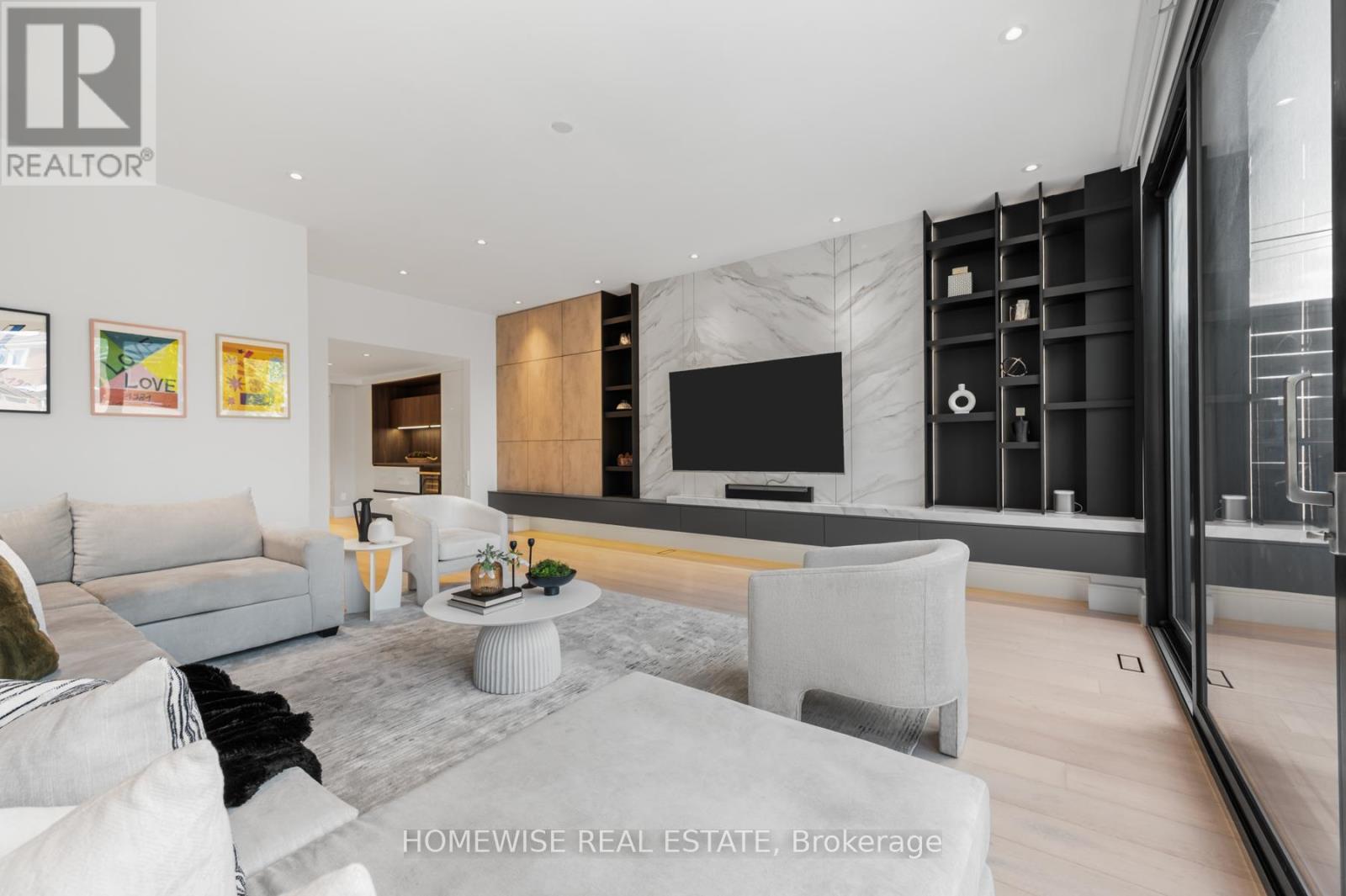 20 Clovelly Avenue, Toronto, Ontario  M6C 1Y1 - Photo 2 - C12487586