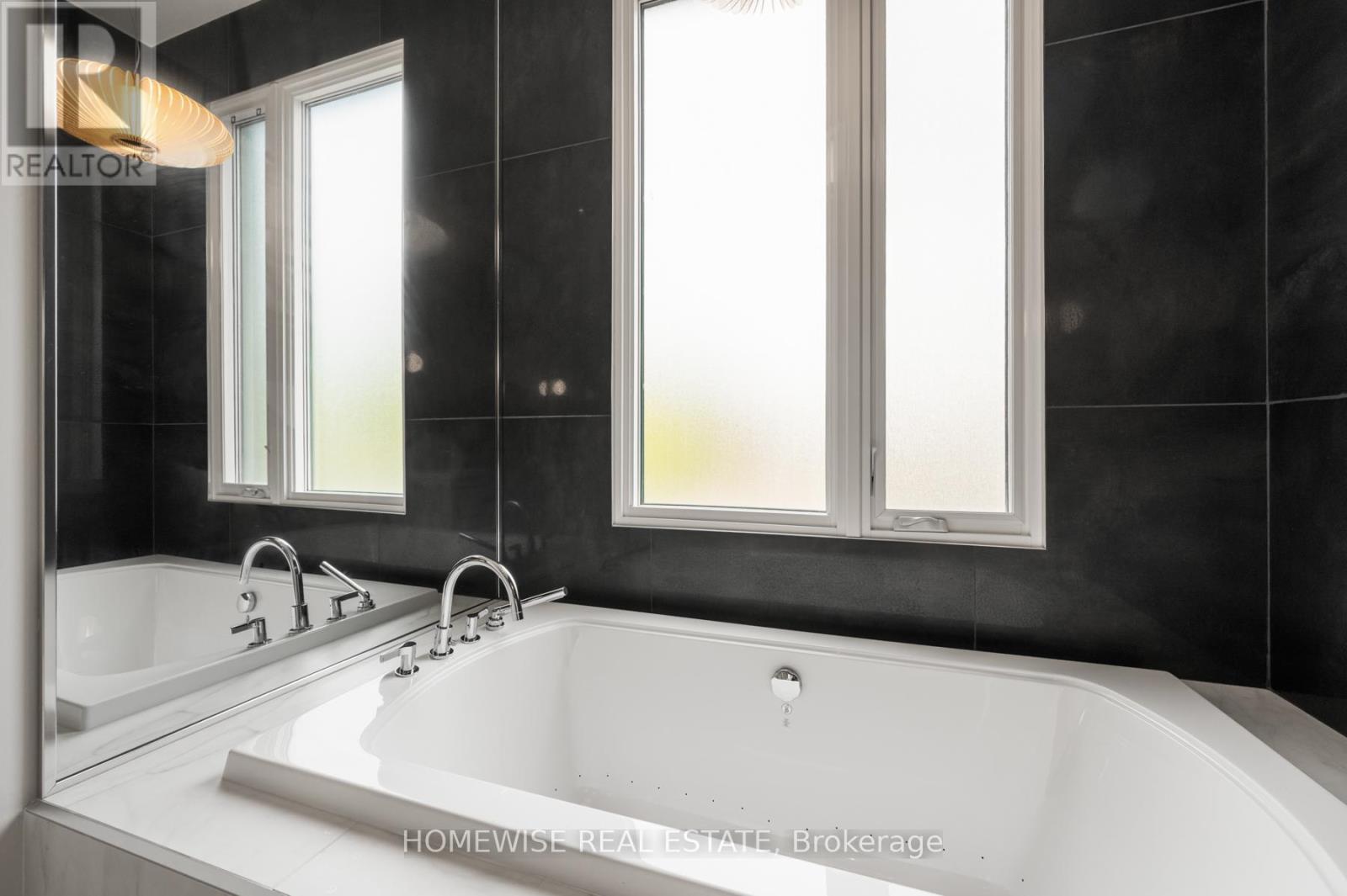 20 Clovelly Avenue, Toronto, Ontario  M6C 1Y1 - Photo 20 - C12487586