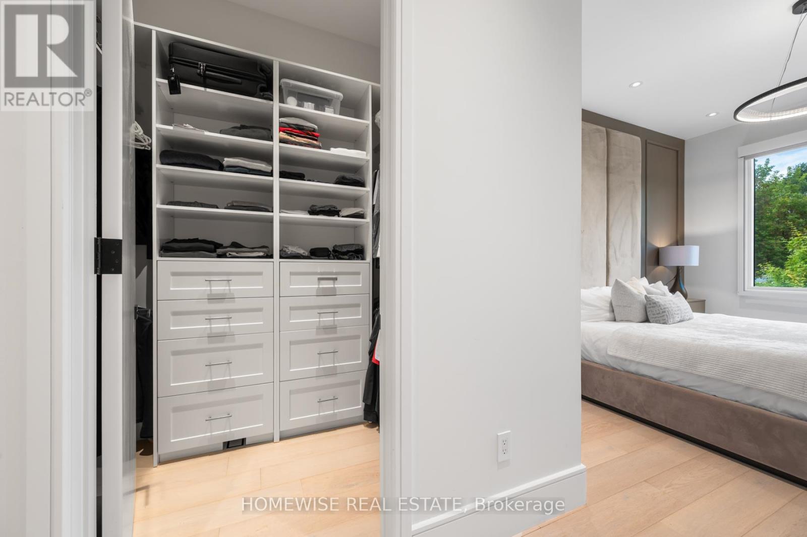 20 Clovelly Avenue, Toronto, Ontario  M6C 1Y1 - Photo 21 - C12487586