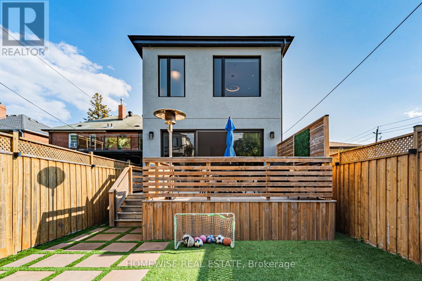 20 Clovelly Avenue, Toronto, Ontario  M6C 1Y1 - Photo 34 - C12487586