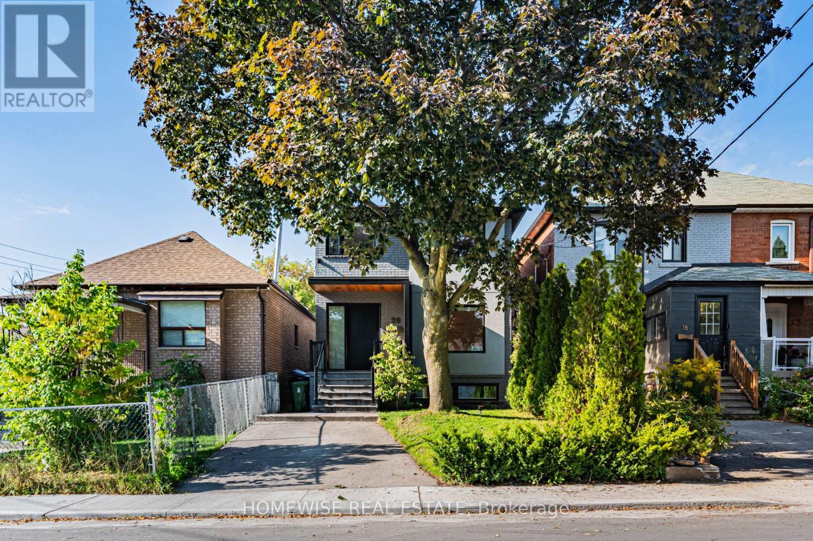 20 Clovelly Avenue, Toronto, Ontario  M6C 1Y1 - Photo 35 - C12487586