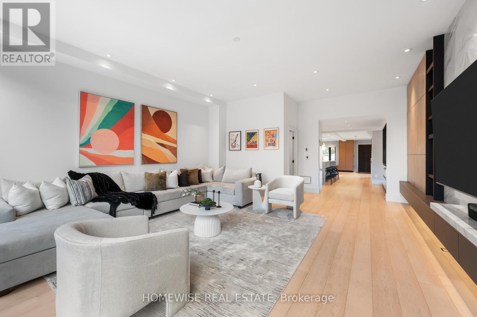 20 Clovelly Avenue, Toronto, Ontario  M6C 1Y1 - Photo 4 - C12487586