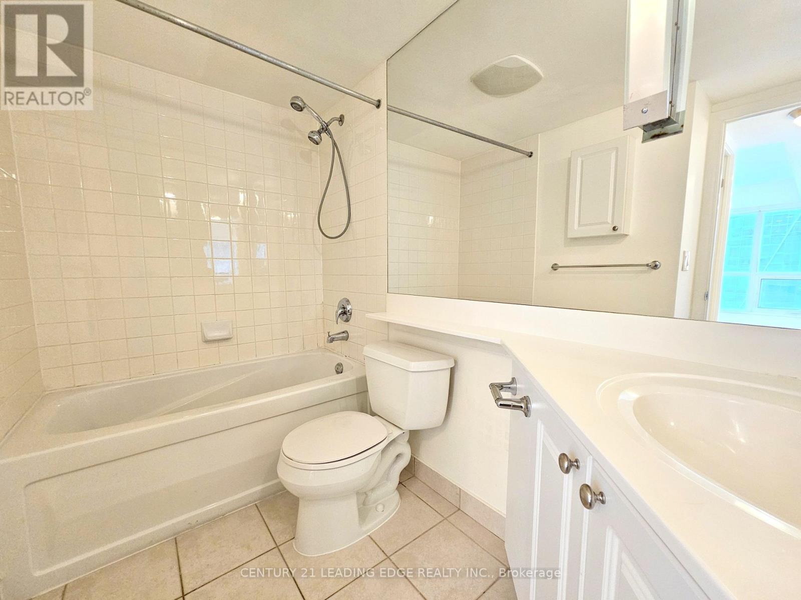 2212 - 18 Yonge Street, Toronto, Ontario  M5E 1Z8 - Photo 14 - C12487604