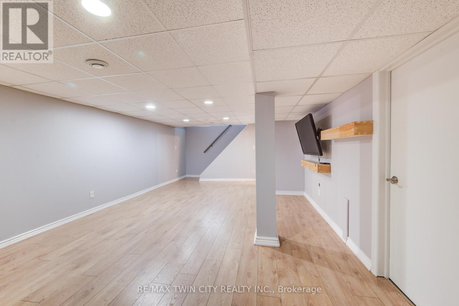 204 Country Hill Drive, Kitchener, Ontario  N2E 1R6 - Photo 21 - X12389604