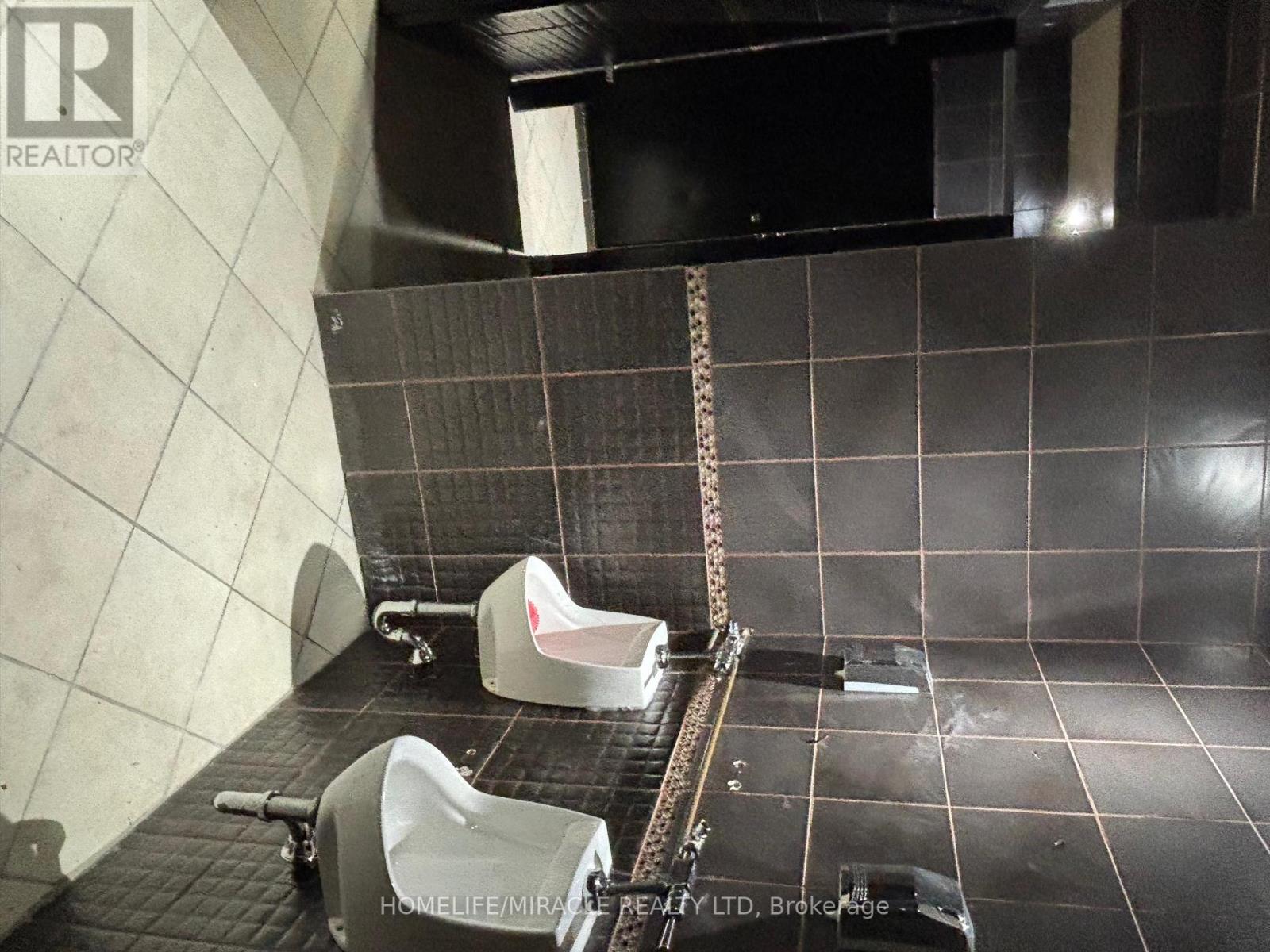 5890 Main Street, Niagara Falls (Dorchester), Ontario  L2G 5Z8 - Photo 17 - X12402724