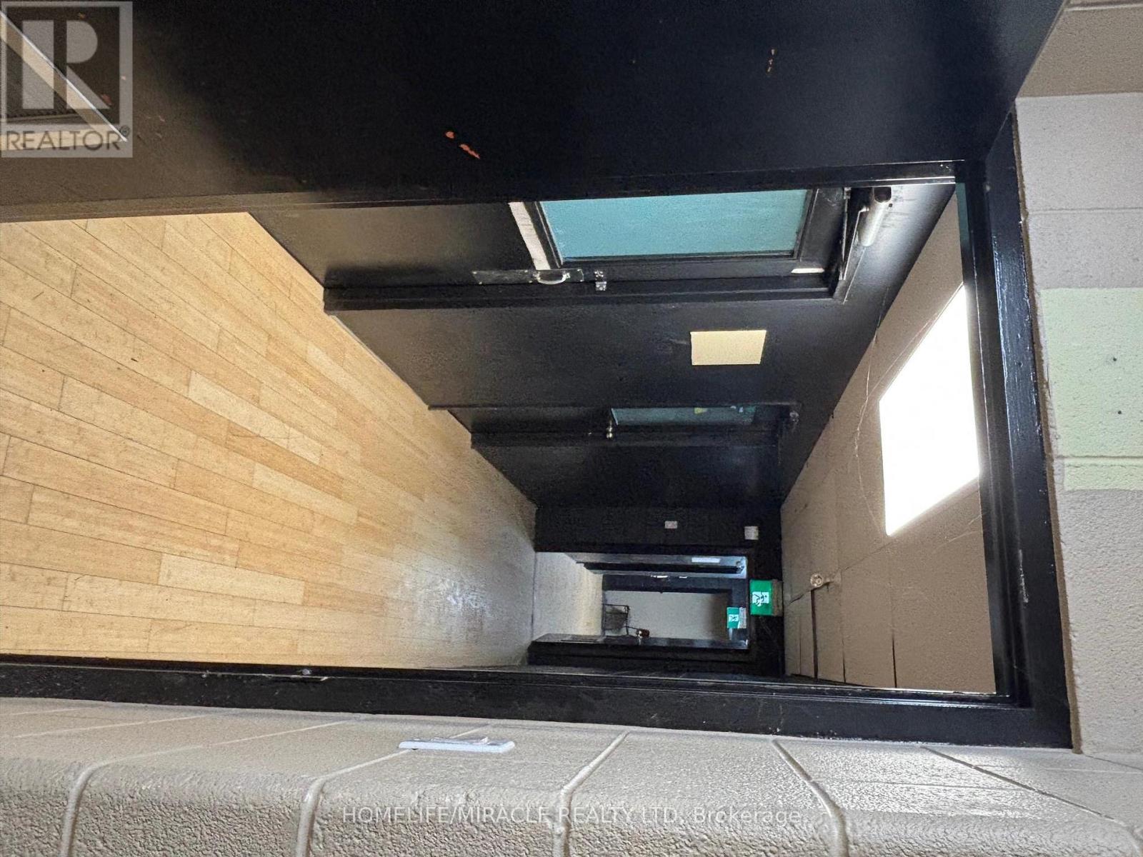 5890 Main Street, Niagara Falls (Dorchester), Ontario  L2G 5Z8 - Photo 11 - X12402724