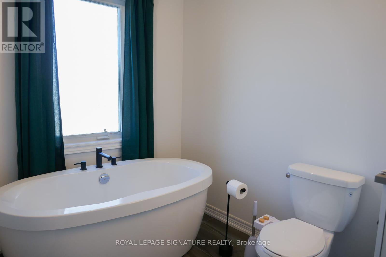 49 Sorbara Way, Whitby, Ontario  L1M 0M4 - Photo 10 - E12487474