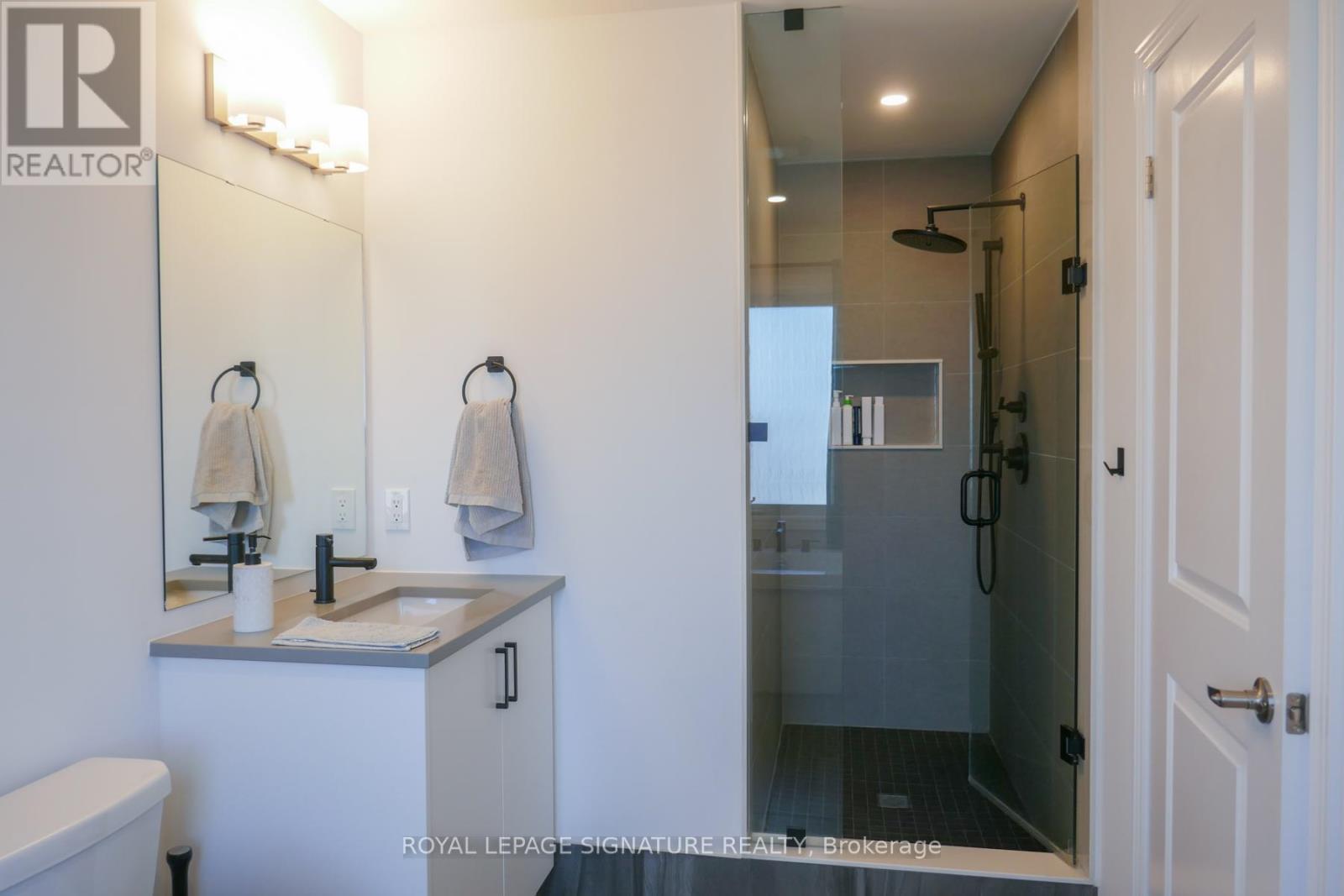 49 Sorbara Way, Whitby, Ontario  L1M 0M4 - Photo 11 - E12487474