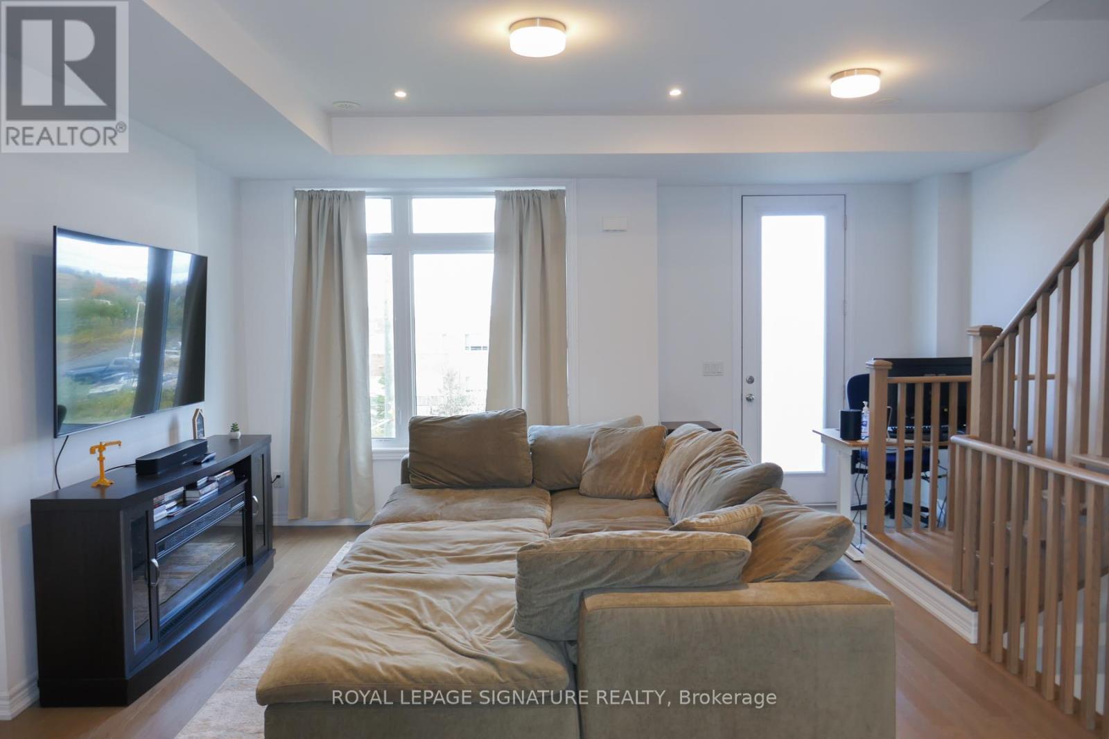 49 Sorbara Way, Whitby, Ontario  L1M 0M4 - Photo 5 - E12487474