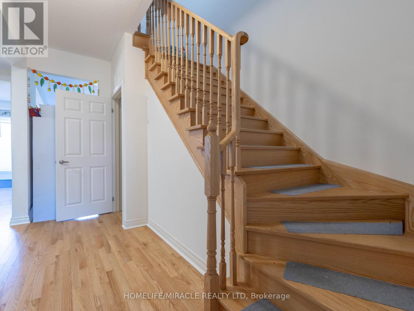 1185 Kettering Drive, Oshawa, Ontario  L1K 1A6 - Photo 3 - E12487487