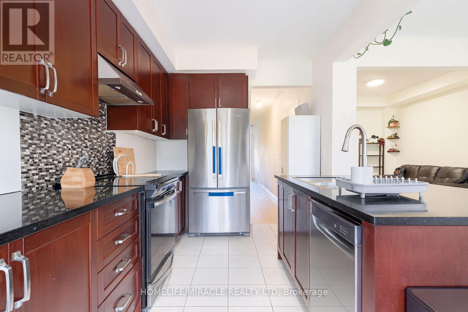 1185 Kettering Drive, Oshawa, Ontario  L1K 1A6 - Photo 5 - E12487487