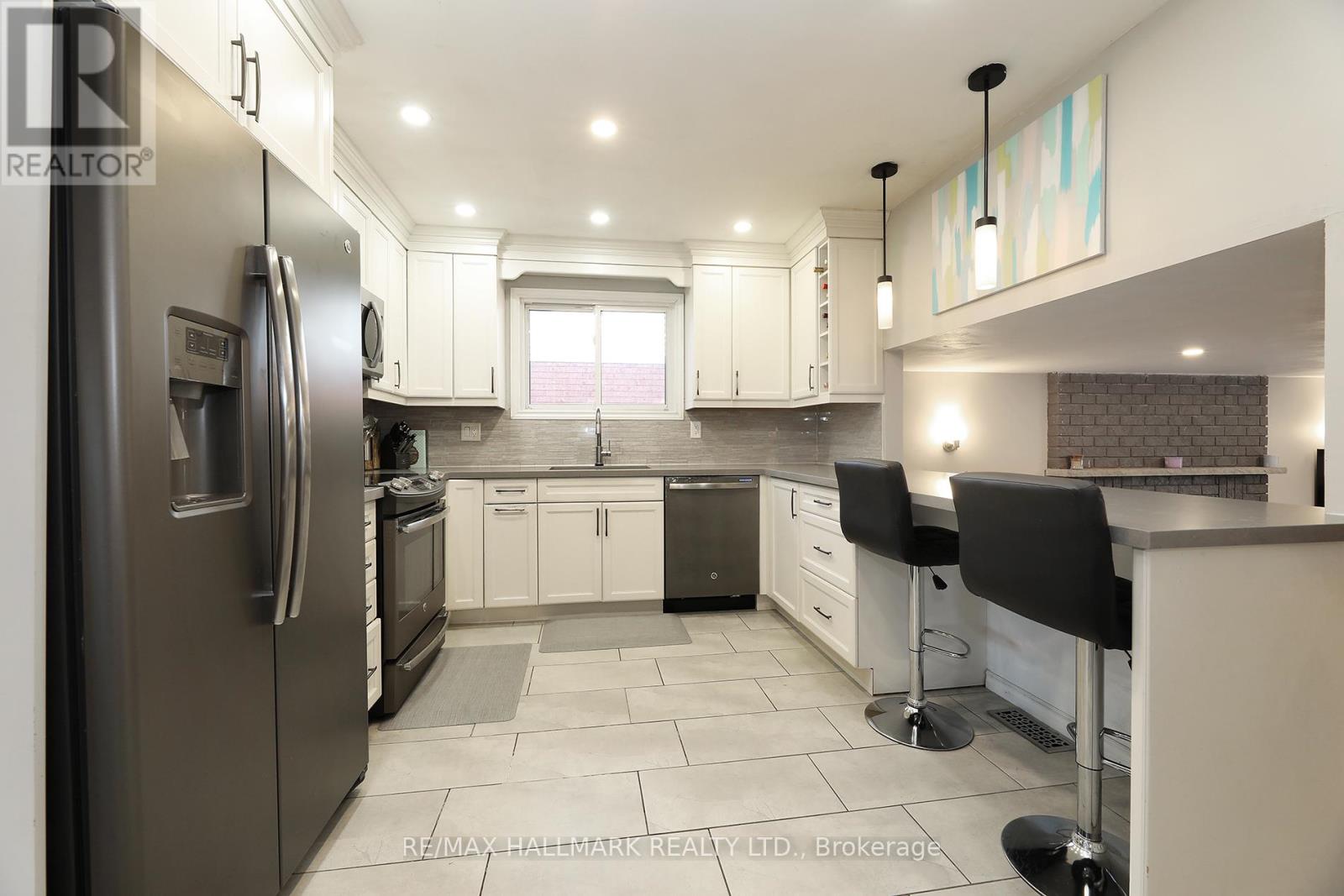 944 William Booth Crescent, Oshawa, Ontario  L1G 7N4 - Photo 9 - E12487544