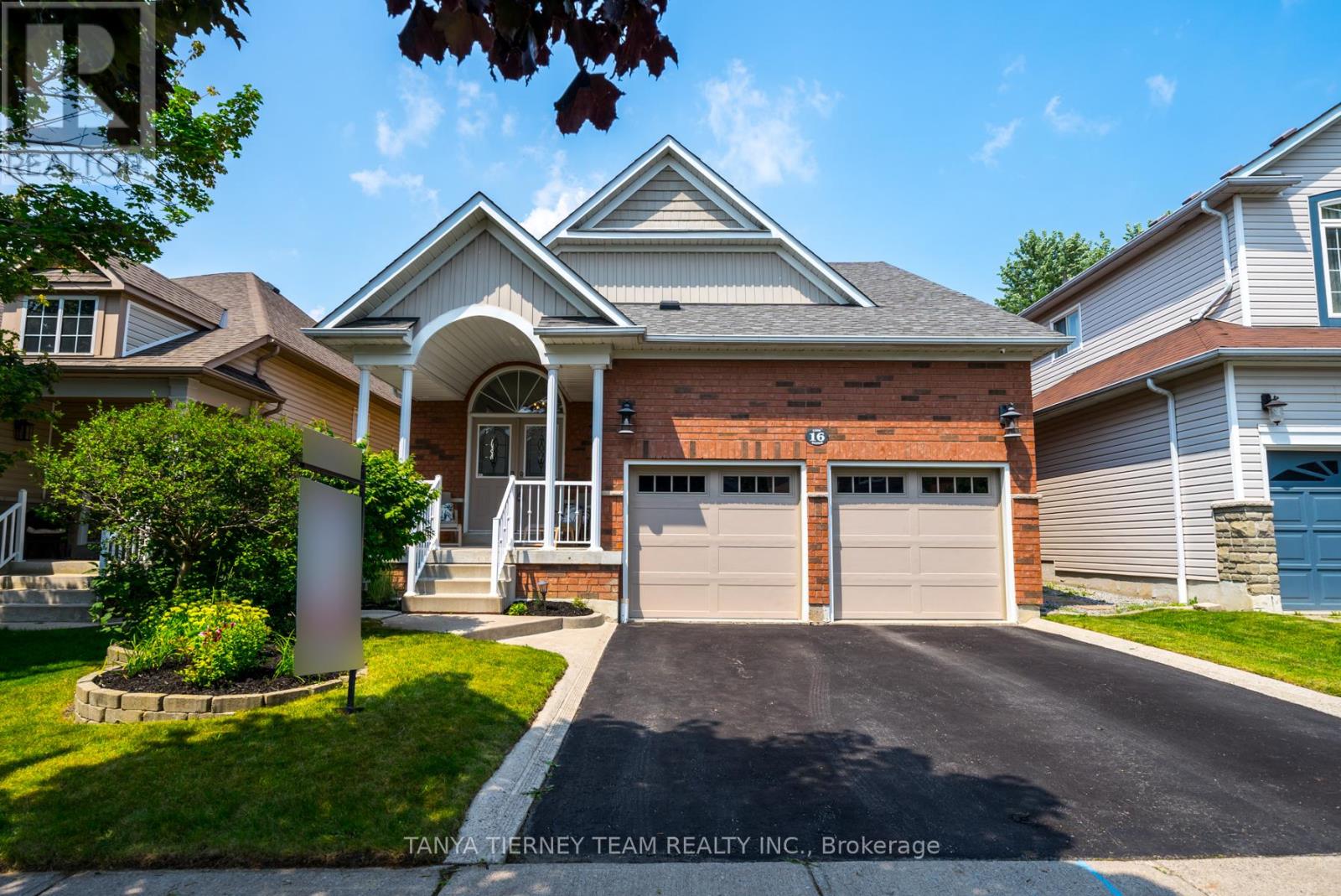 16 CODY AVENUE, Whitby, Ontario
