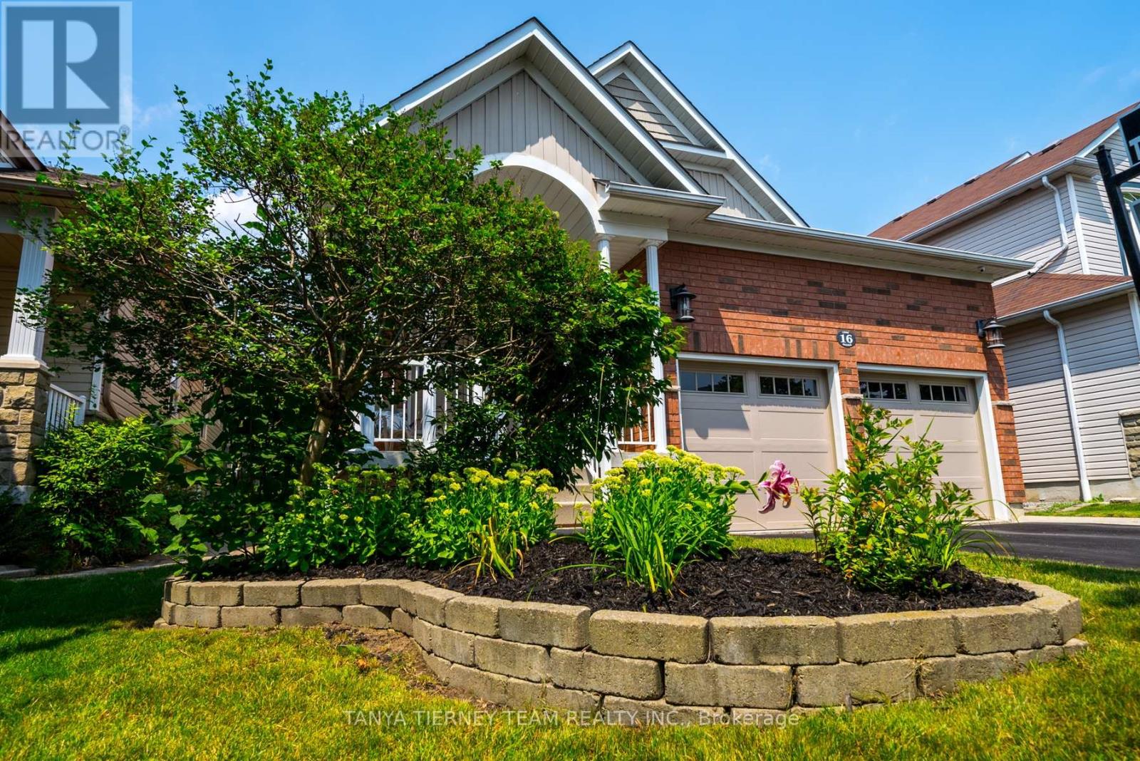 16 Cody Avenue, Whitby, Ontario  L1M 1K8 - Photo 3 - E12487558