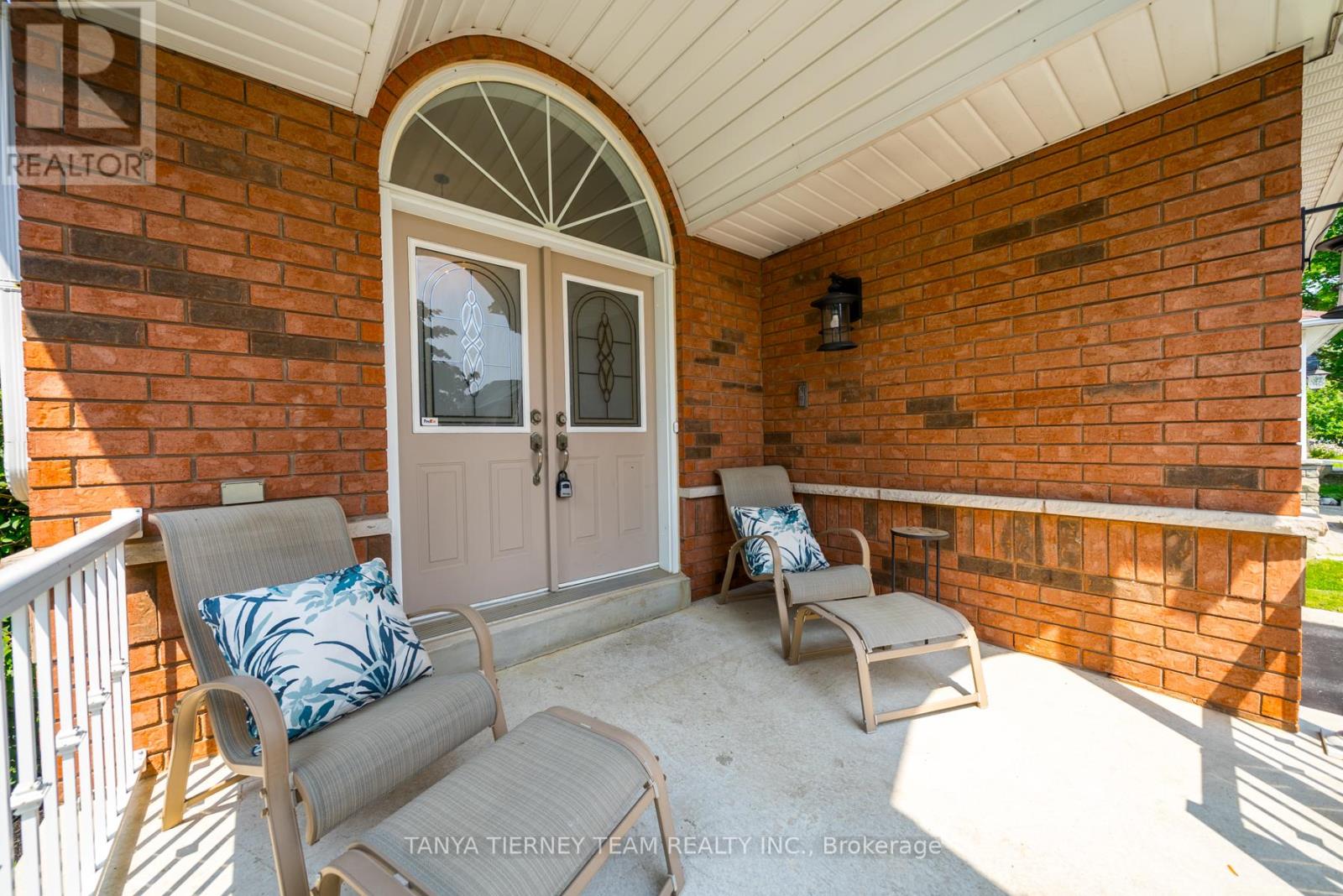 16 Cody Avenue, Whitby, Ontario  L1M 1K8 - Photo 6 - E12487558