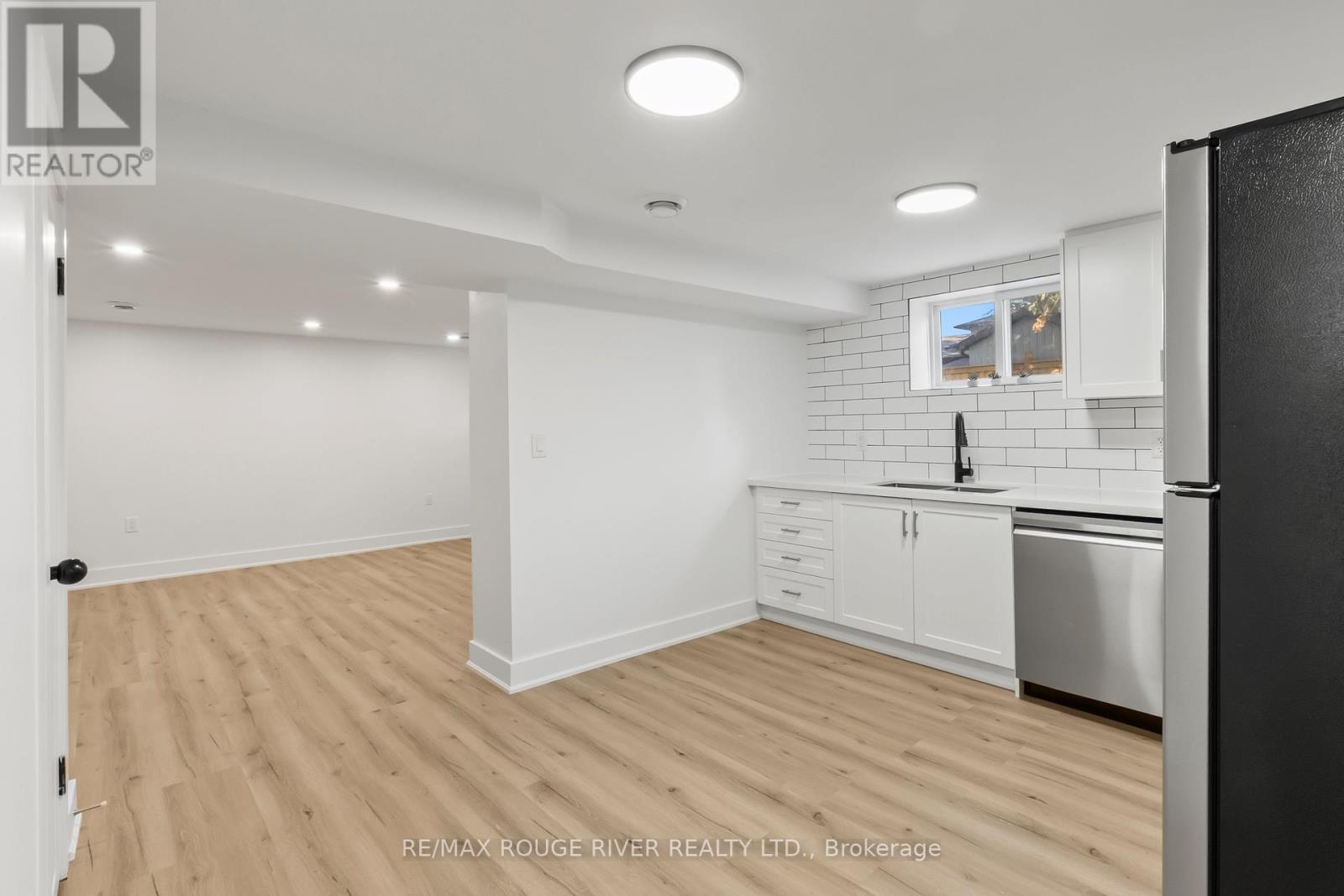 745 Glengrove Street, Oshawa, Ontario  L1J 5C5 - Photo 10 - E12487571