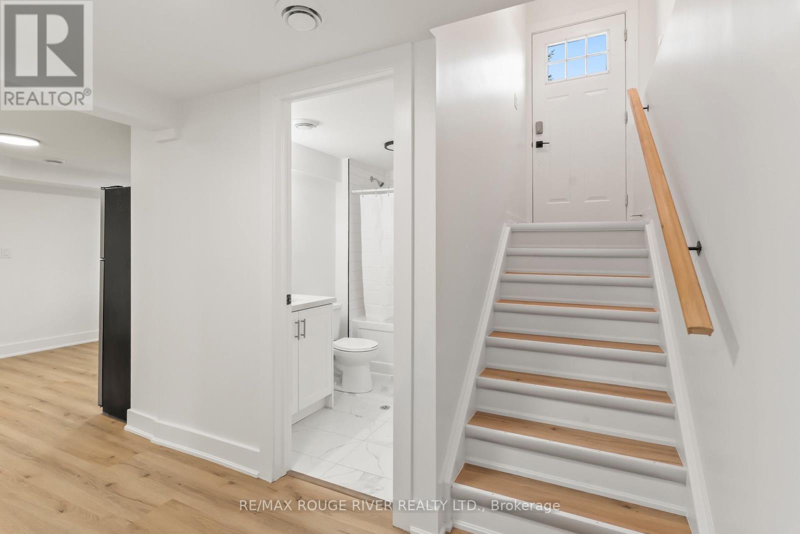 745 Glengrove Street, Oshawa, Ontario  L1J 5C5 - Photo 6 - E12487571