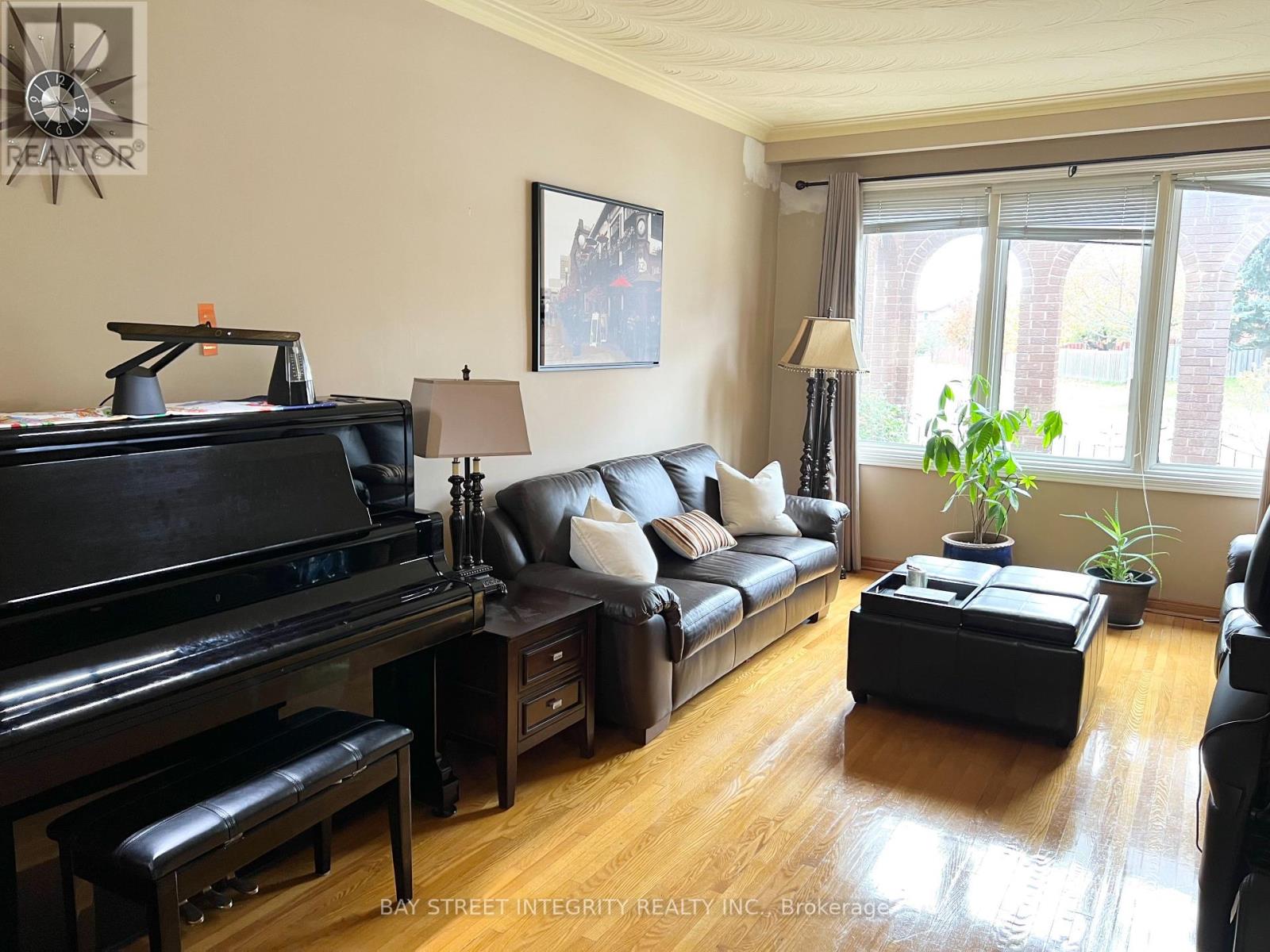 61 Morbank Drive, Toronto, Ontario  M1V 2M1 - Photo 10 - E12487594