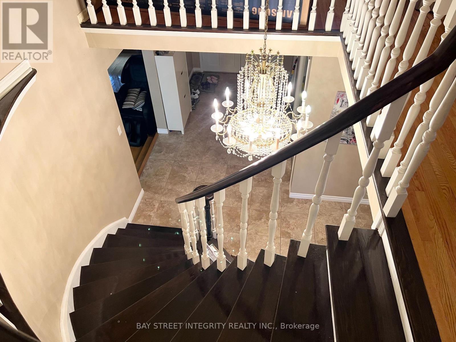 61 Morbank Drive, Toronto, Ontario  M1V 2M1 - Photo 3 - E12487594