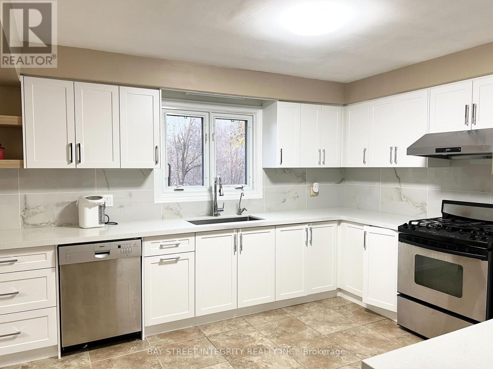 61 Morbank Drive, Toronto, Ontario  M1V 2M1 - Photo 8 - E12487594