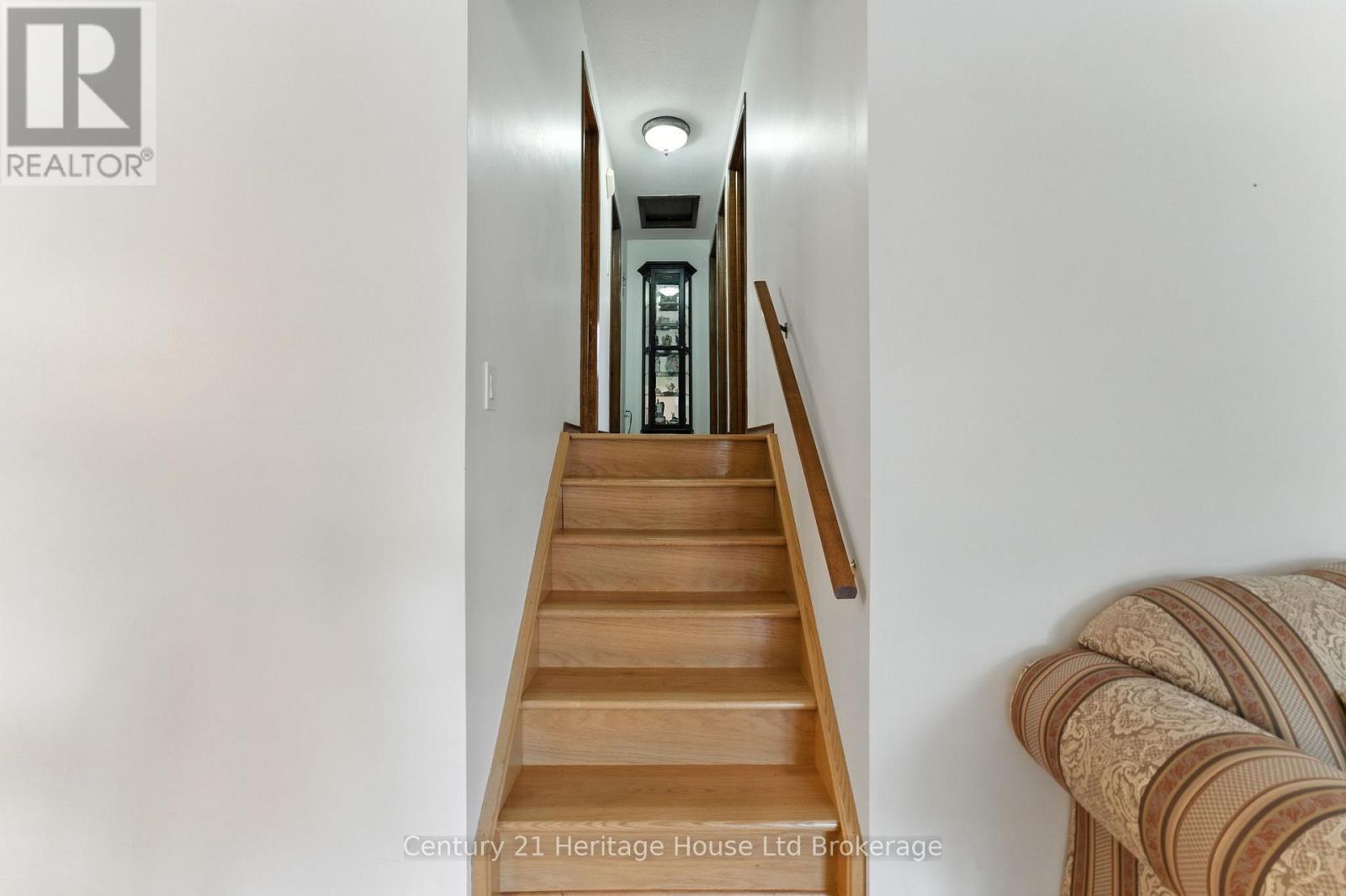 1043 Canfield Crescent, Woodstock (Woodstock - North), Ontario  N4S 8P3 - Photo 18 - X12487626