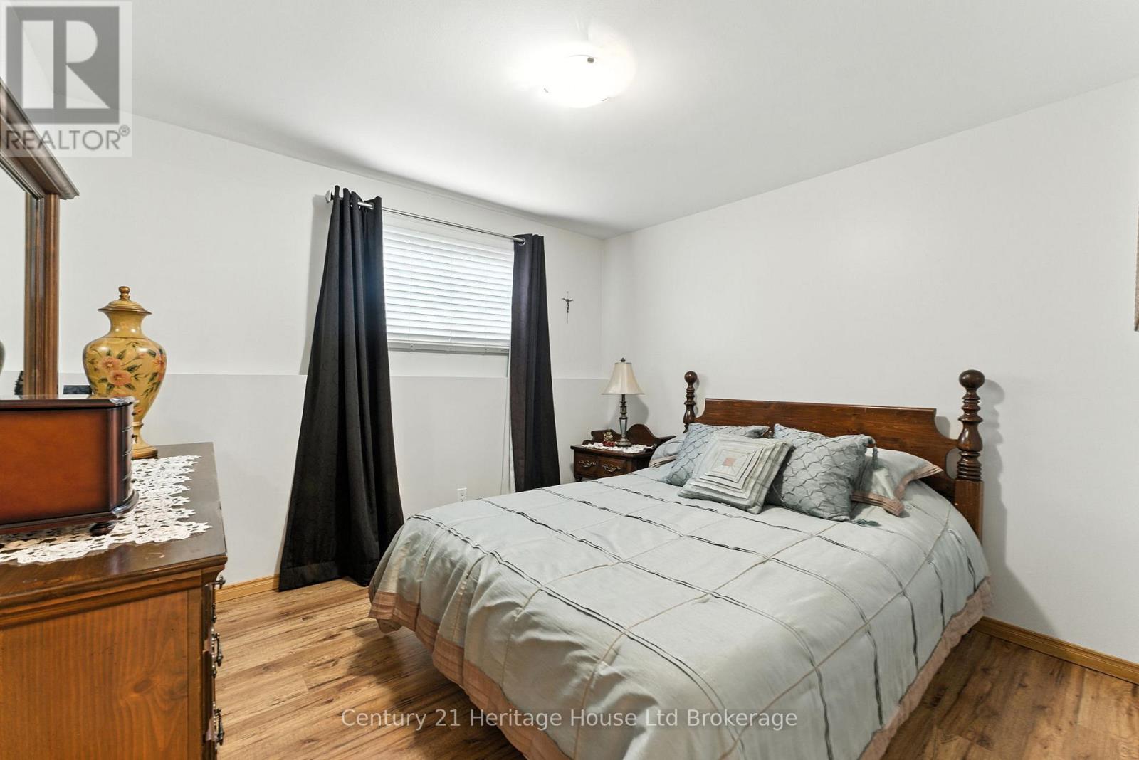 1043 Canfield Crescent, Woodstock (Woodstock - North), Ontario  N4S 8P3 - Photo 26 - X12487626