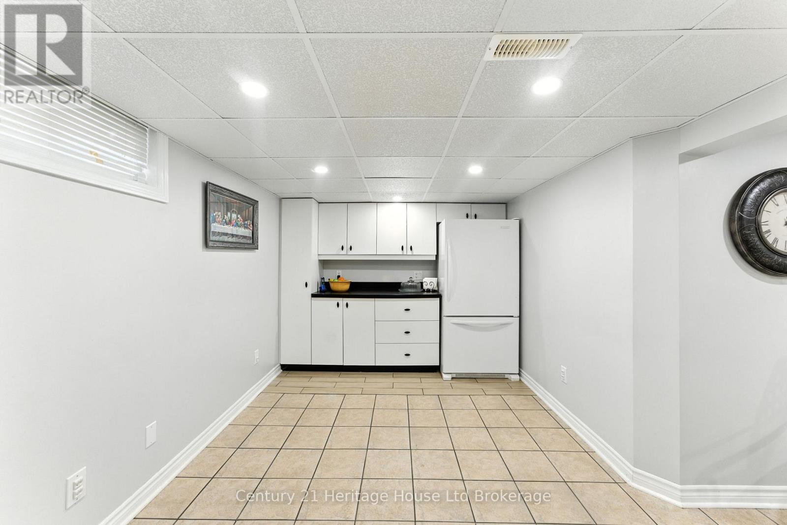 1043 Canfield Crescent, Woodstock (Woodstock - North), Ontario  N4S 8P3 - Photo 34 - X12487626