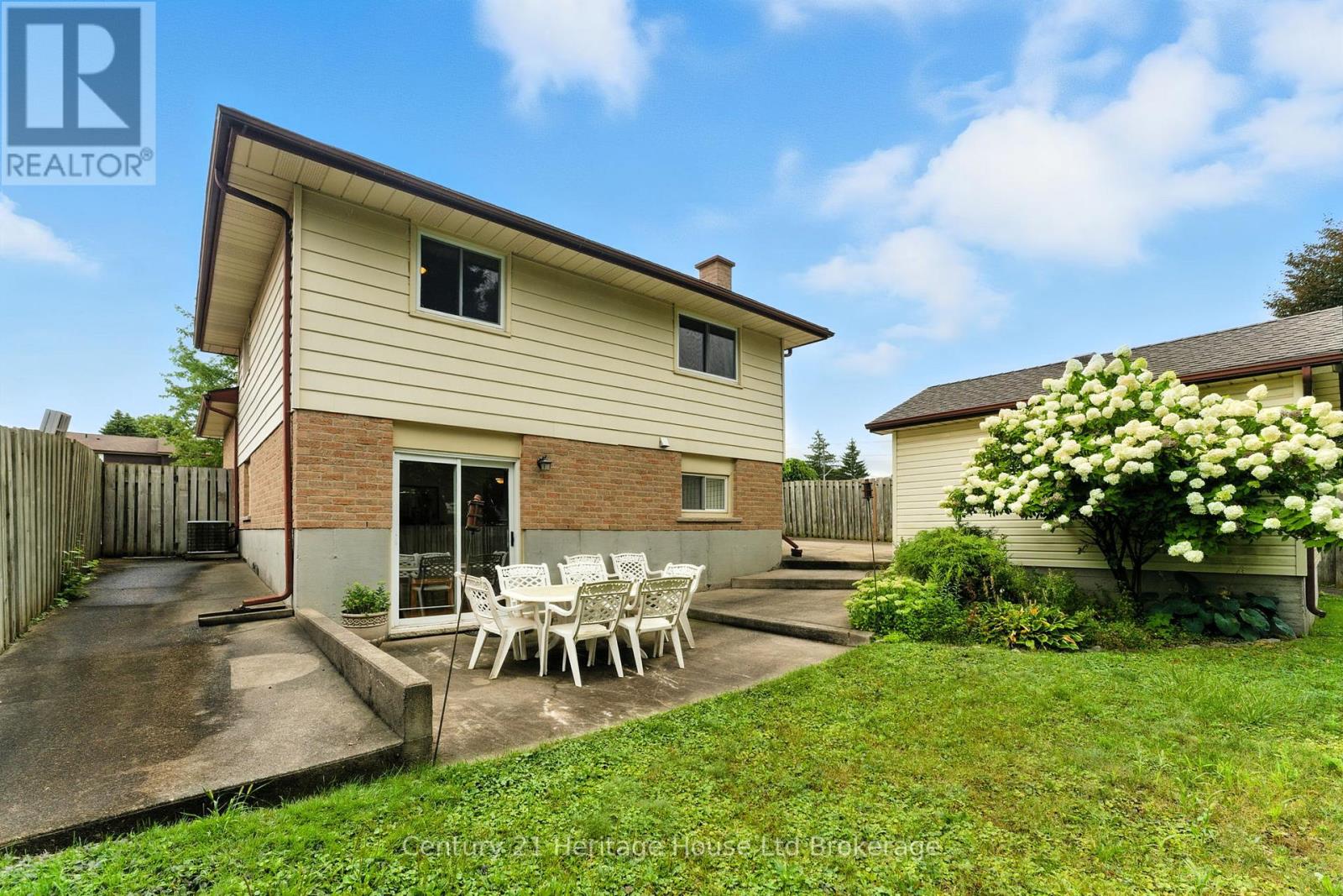 1043 Canfield Crescent, Woodstock (Woodstock - North), Ontario  N4S 8P3 - Photo 43 - X12487626