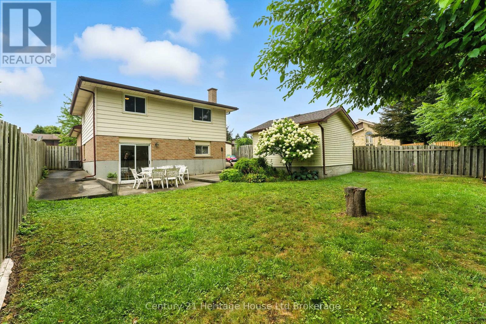 1043 Canfield Crescent, Woodstock (Woodstock - North), Ontario  N4S 8P3 - Photo 44 - X12487626