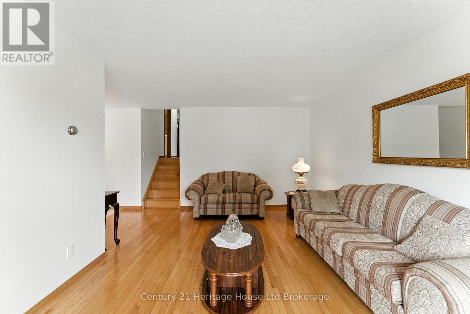 1043 Canfield Crescent, Woodstock (Woodstock - North), Ontario  N4S 8P3 - Photo 7 - X12487626