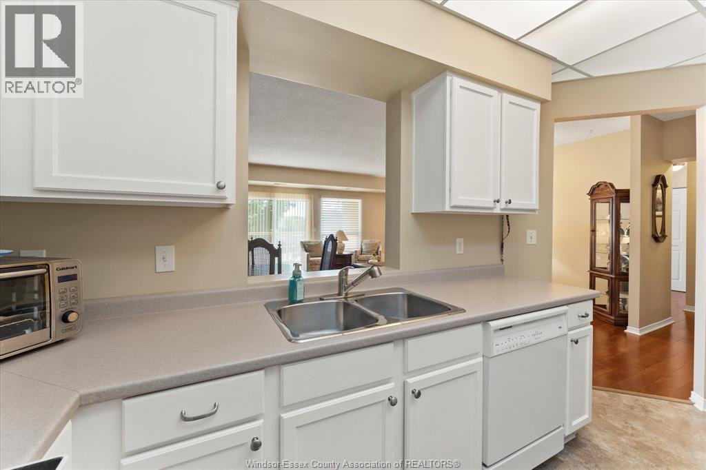 315 Village Grove Unit# 203, Tecumseh, Ontario  N8N 5G4 - Photo 18 - 25027467