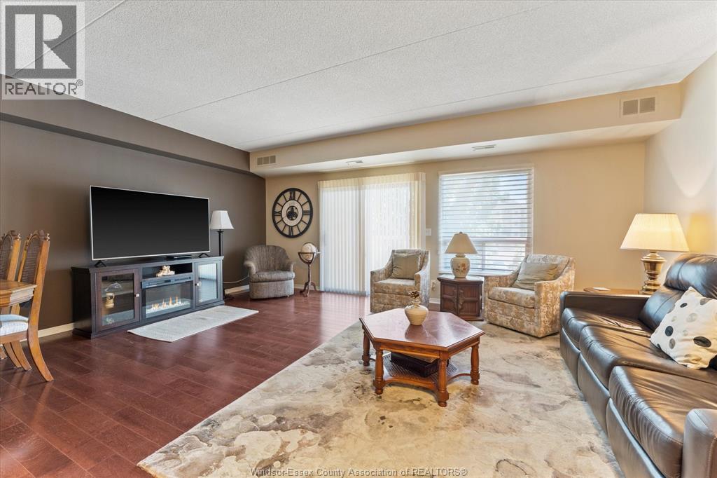 315 Village Grove Unit# 203, Tecumseh, Ontario  N8N 5G4 - Photo 8 - 25027467