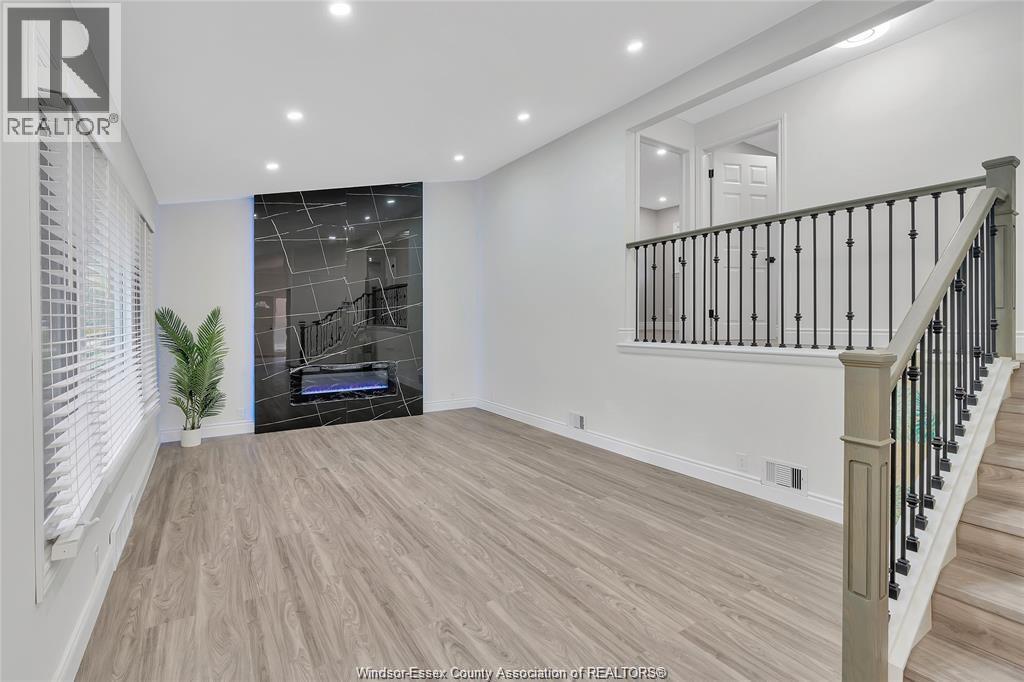 3532 Virginia Park, Windsor, Ontario  N9E 2C5 - Photo 4 - 25027434
