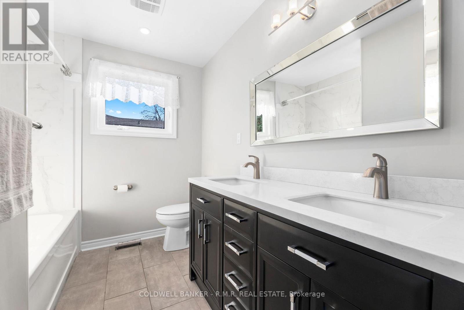 93 Cedar Street N, Uxbridge, Ontario  L9P 1B2 - Photo 5 - N12487491