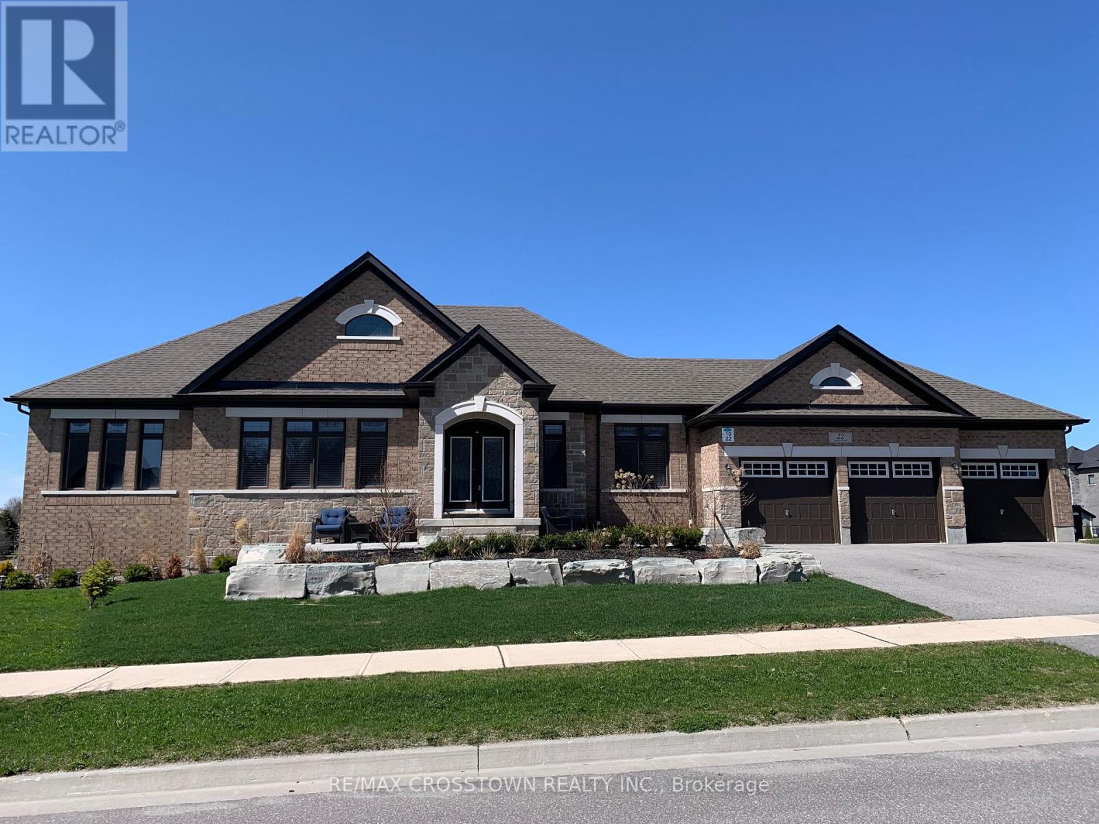 22 Stewart Crescent, Essa (Thornton), Ontario  L0L 2N0 - Photo 2 - N12487499