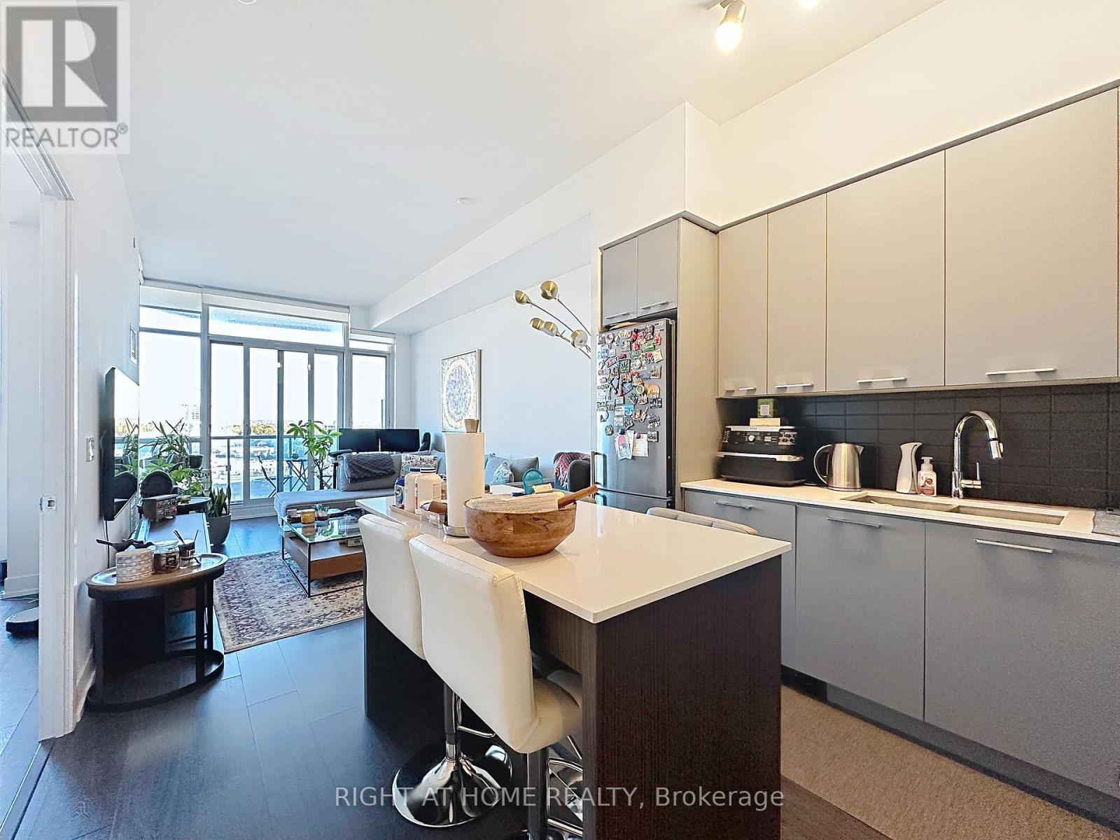 Lph05 - 9471 Yonge Street, Richmond Hill, Ontario  L4C 1V4 - Photo 2 - N12487506