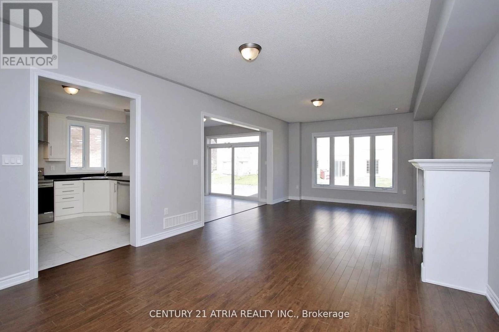 92 Sutherland Avenue, Bradford West Gwillimbury, Ontario  L3Z 4H4 - Photo 12 - N12487517