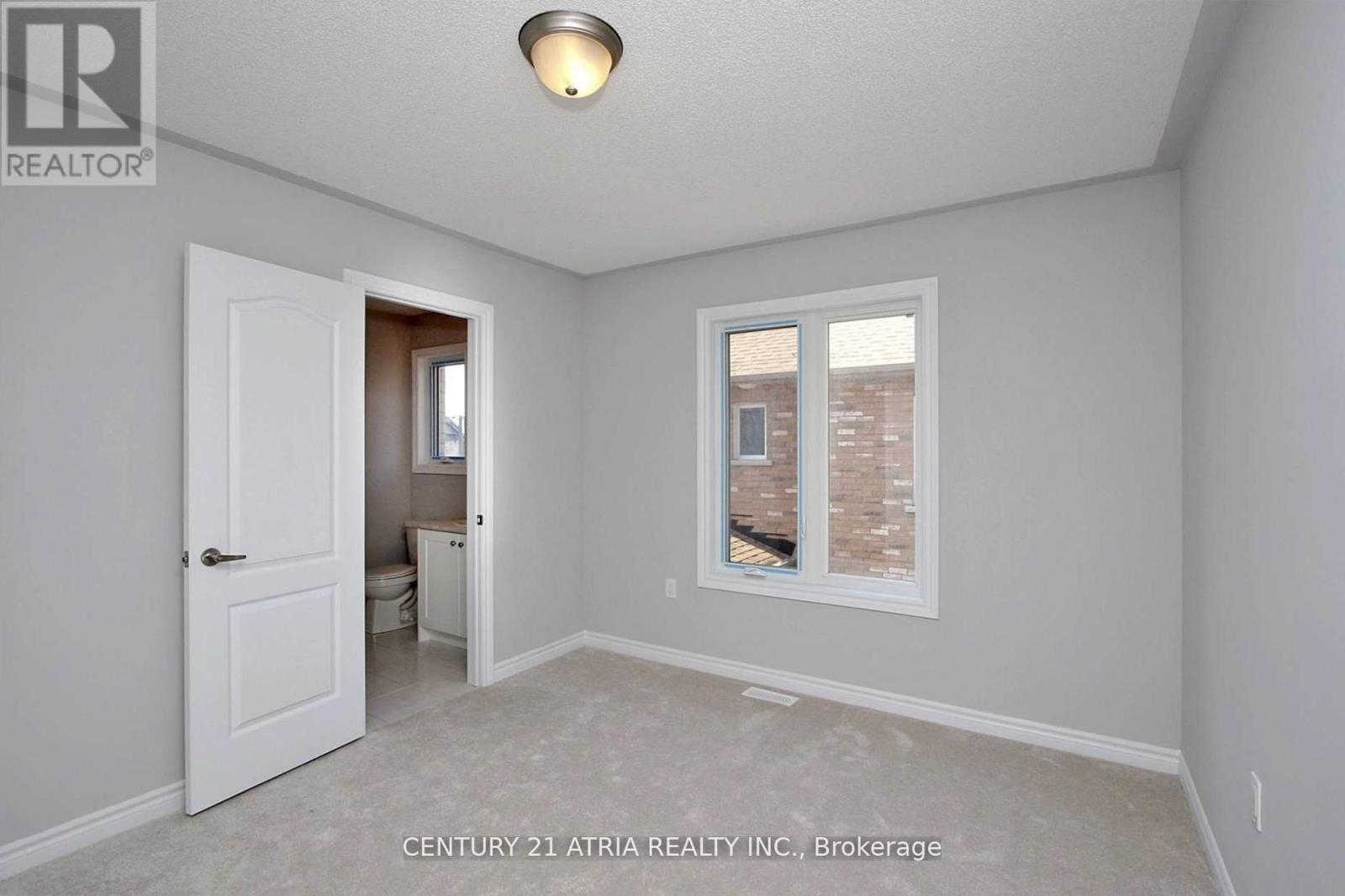 92 Sutherland Avenue, Bradford West Gwillimbury, Ontario  L3Z 4H4 - Photo 18 - N12487517