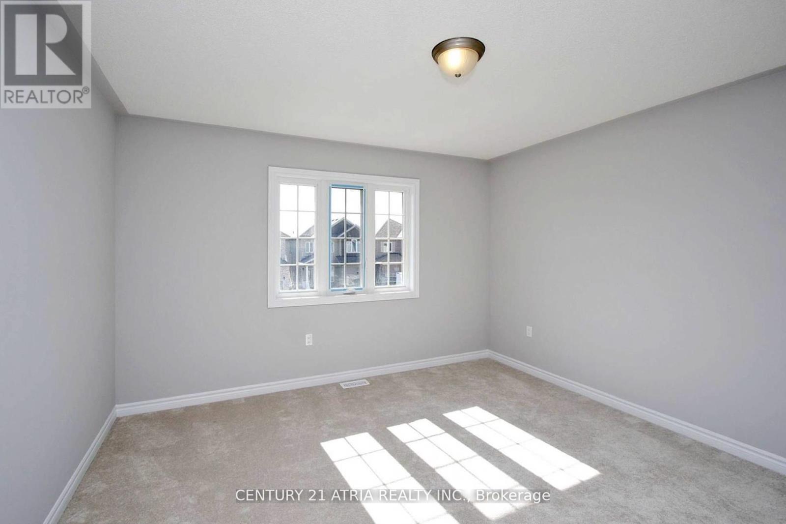 92 Sutherland Avenue, Bradford West Gwillimbury, Ontario  L3Z 4H4 - Photo 20 - N12487517