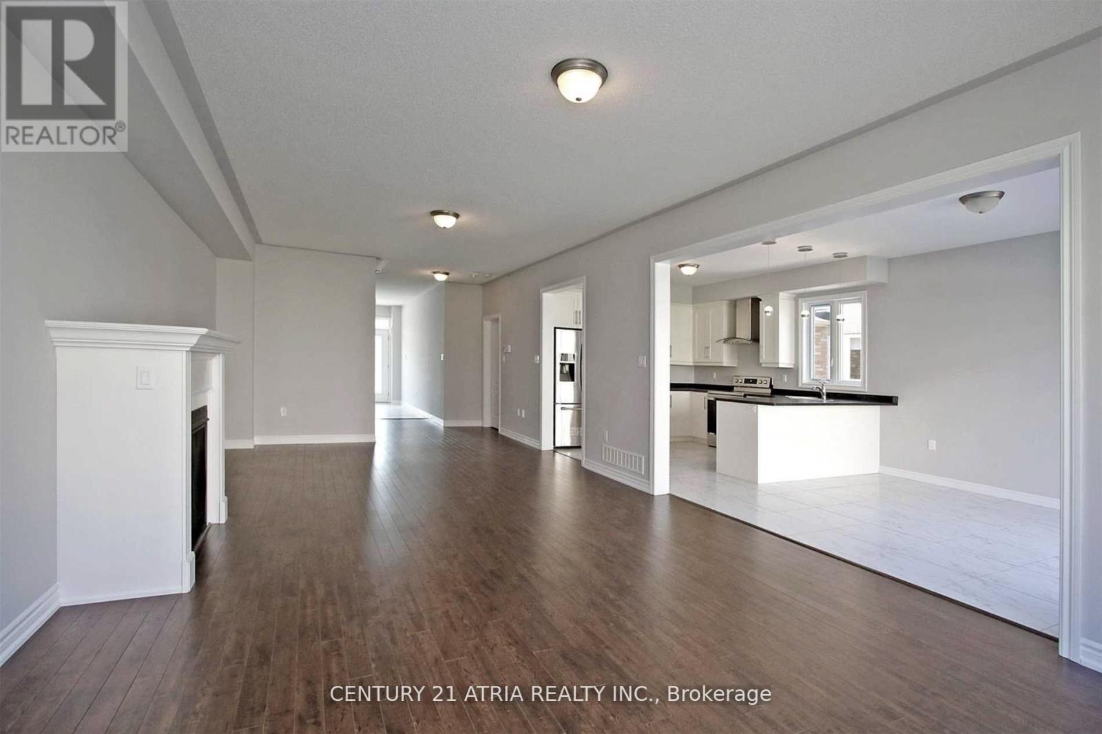 92 Sutherland Avenue, Bradford West Gwillimbury, Ontario  L3Z 4H4 - Photo 9 - N12487517