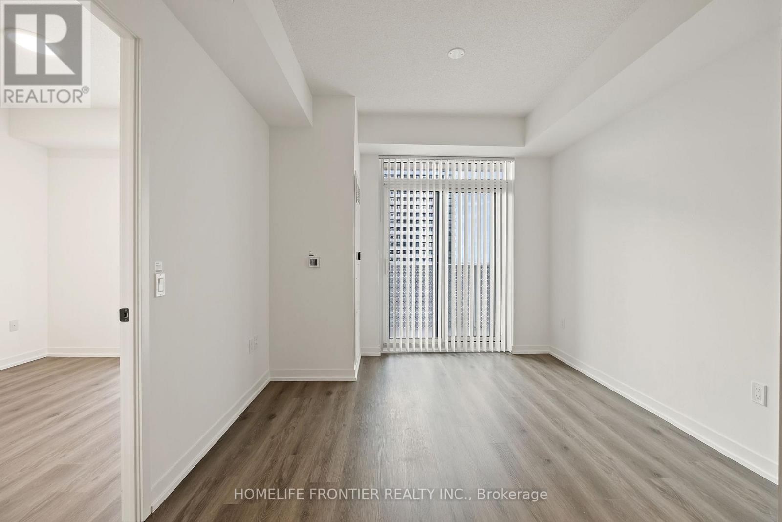 4015 - 28 Interchange Way, Vaughan, Ontario  L4K 0P8 - Photo 10 - N12487537