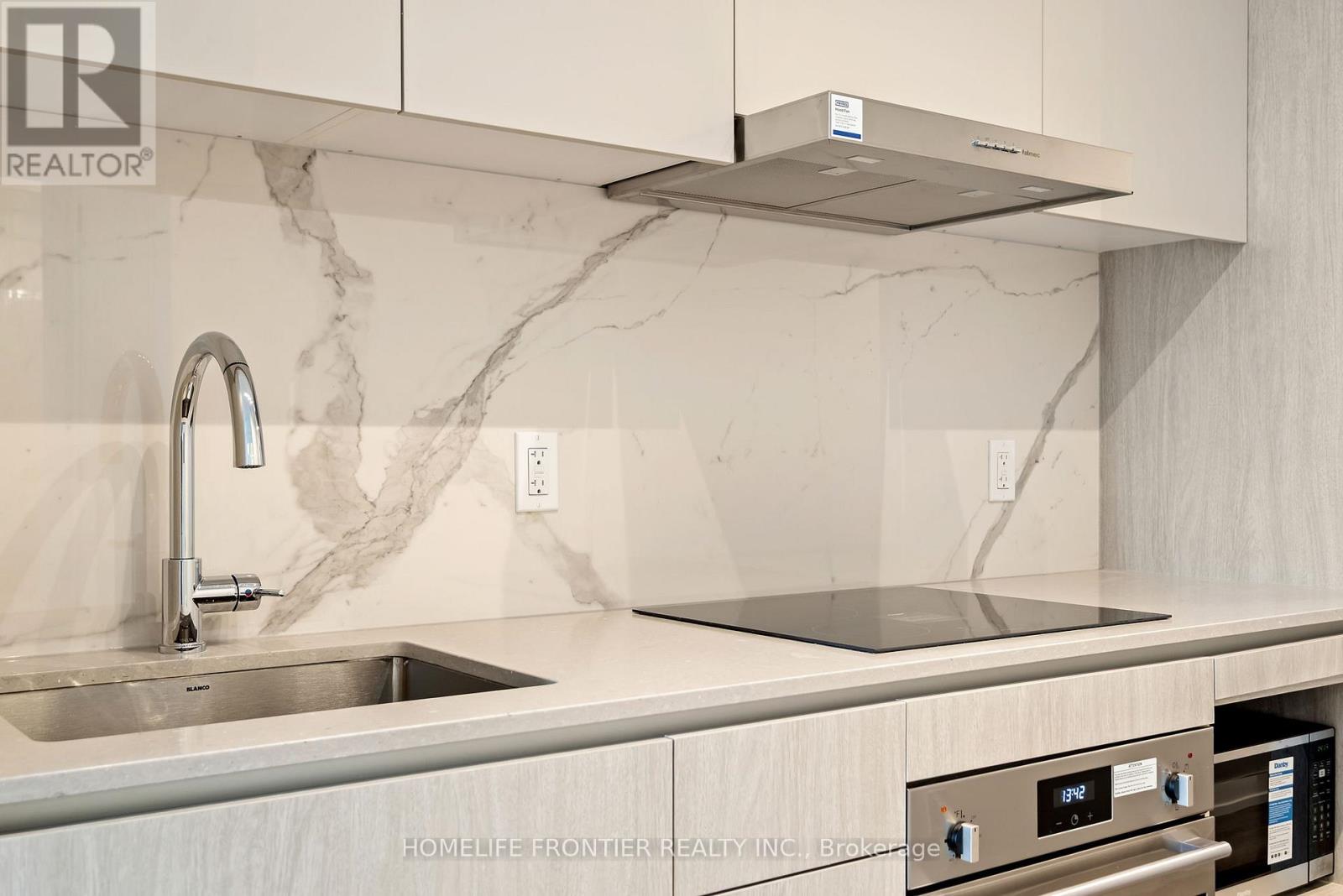 4015 - 28 Interchange Way, Vaughan, Ontario  L4K 0P8 - Photo 13 - N12487537