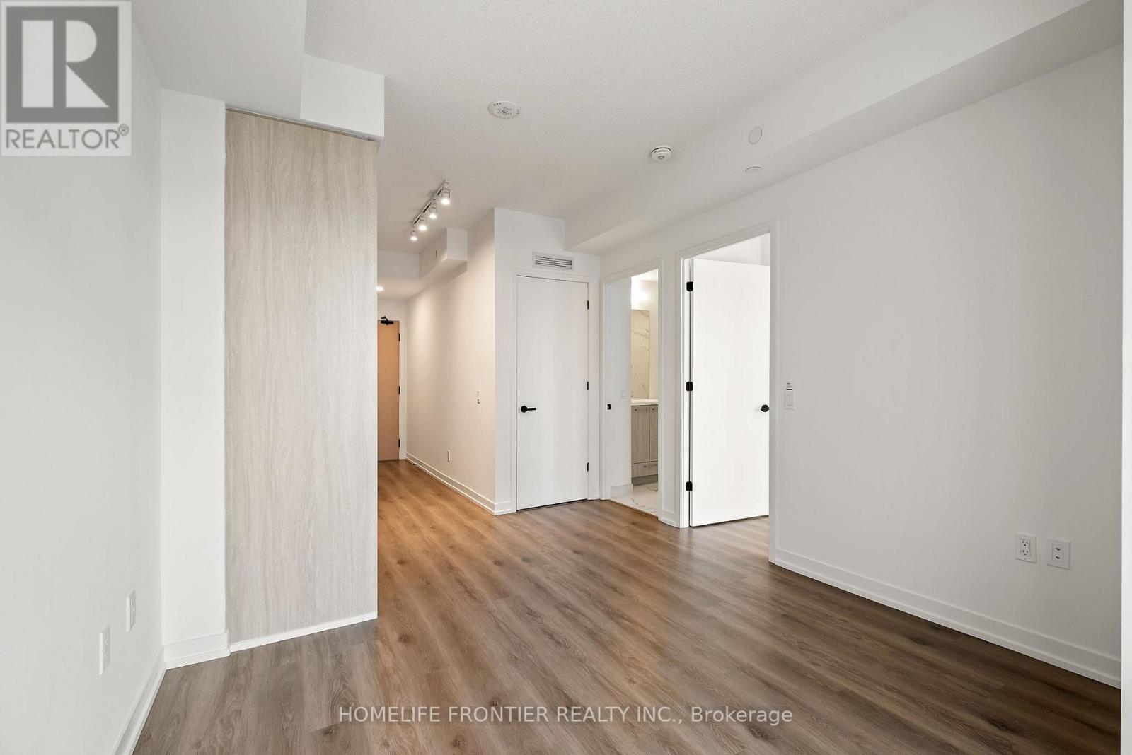 4015 - 28 Interchange Way, Vaughan, Ontario  L4K 0P8 - Photo 14 - N12487537