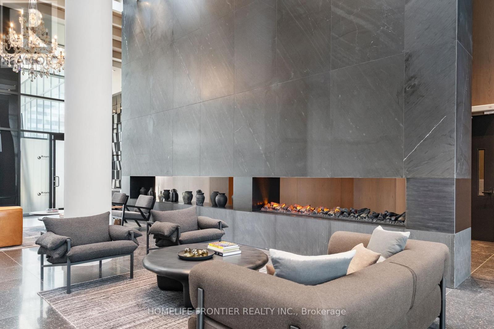 4015 - 28 Interchange Way, Vaughan, Ontario  L4K 0P8 - Photo 4 - N12487537