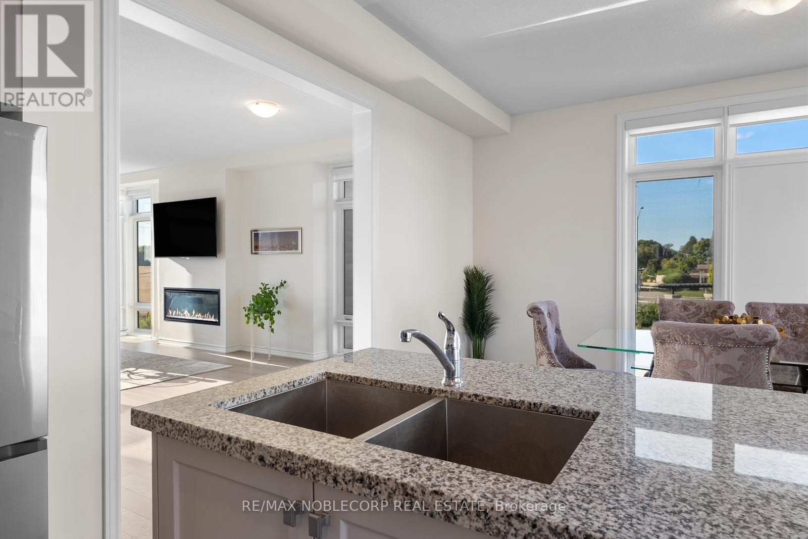 75 Holyrood Crescent, Vaughan (Kleinburg), Ontario  L4H 5G2 - Photo 25 - N12487553