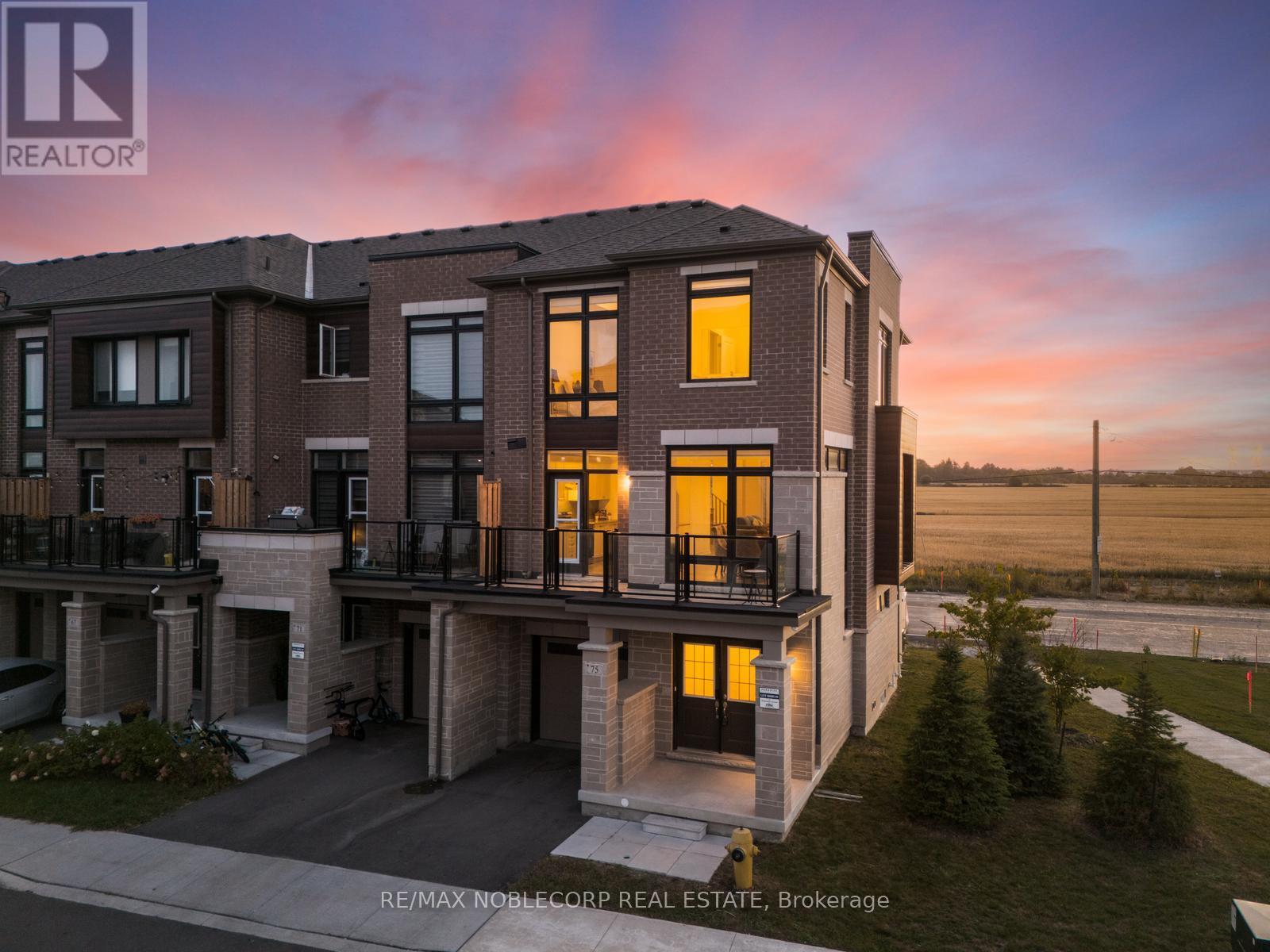 75 Holyrood Crescent, Vaughan (Kleinburg), Ontario  L4H 5G2 - Photo 4 - N12487553