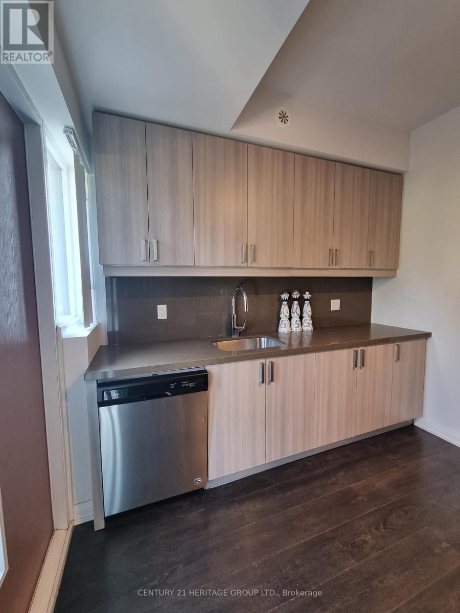 54 - 1040 Portage Parkway, Vaughan (Concord), Ontario  L4K 0K3 - Photo 5 - N12487561